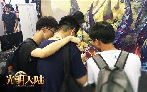 《光明大陆》CCG亮点回顾 上海专服【魔都要塞】即将狂欢开启