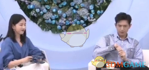 淡黄的长裙火红的裤衩是什么梗